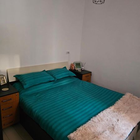 Luxury 1 Bedroom Apartment Rosu Екстер'єр фото